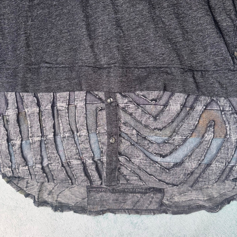 Women's Parsley & Sage Gray Black Tunic Top Size 1x Boho Patterned Artsy Button - Picture 6 of 12